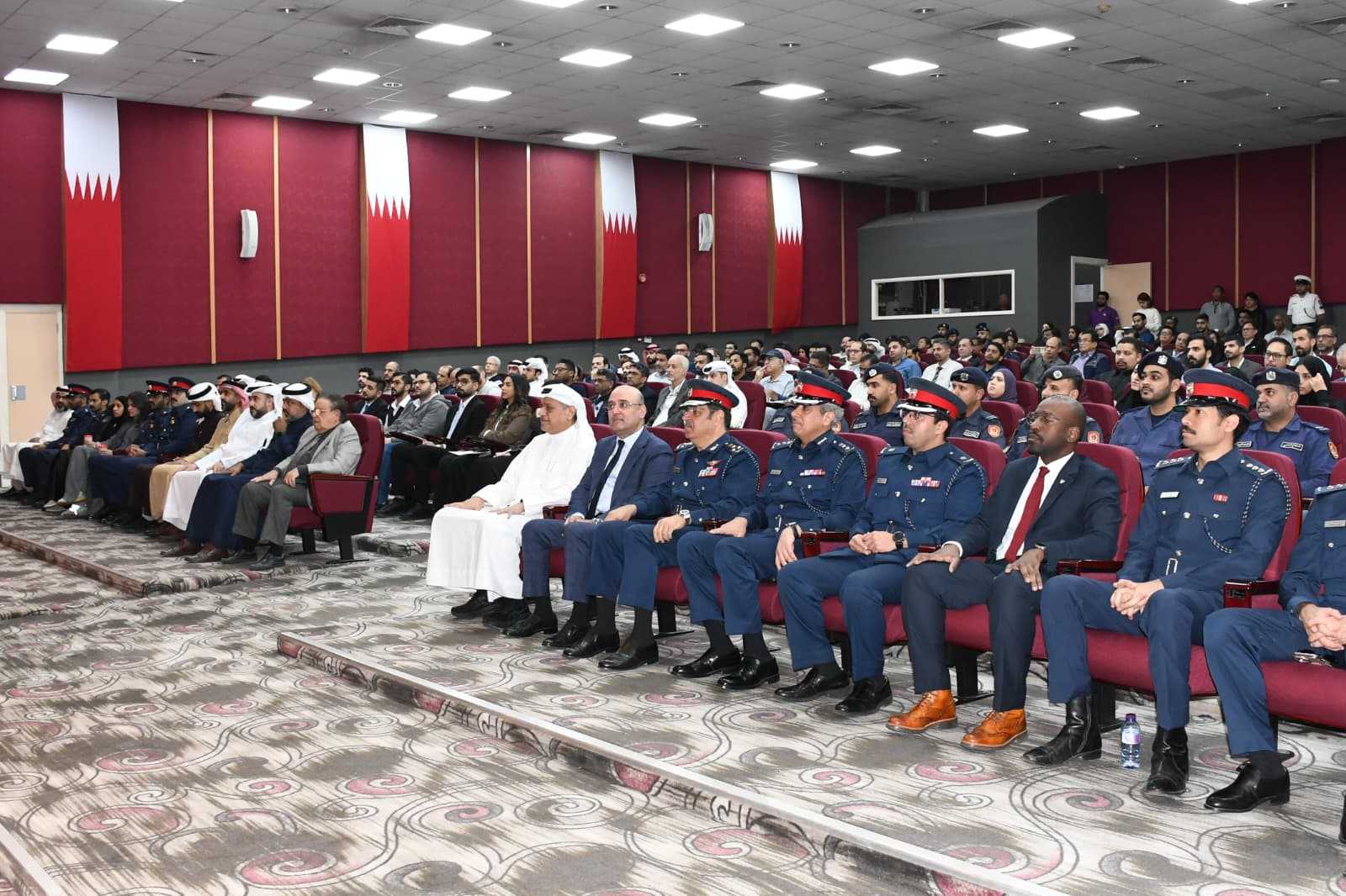 الدفاع المدني تقيم محاضرة تعريفية حول دليل مملكة البحرين للحماية والوقاية من الحريق<